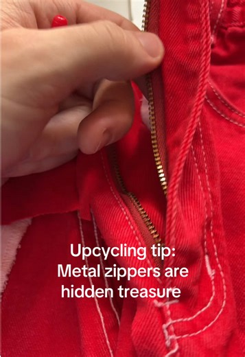 Upcycling Pants: Discover Hidden Treasures in Zippers
