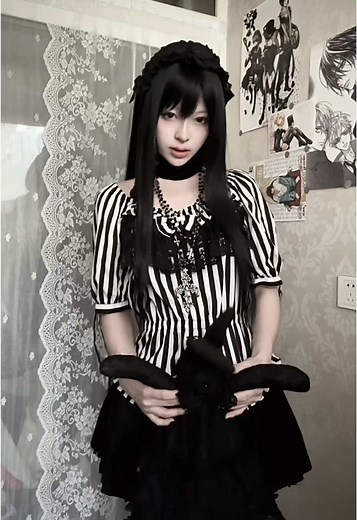 Exploring Gothic Lolita Fashion Trends