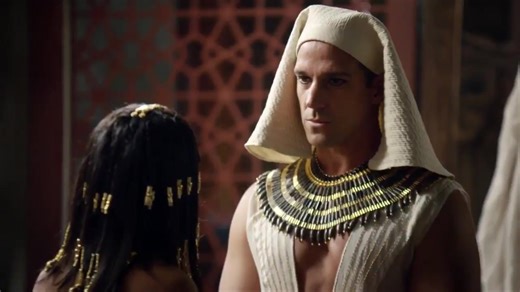 🌟 Moisés y los 10 Mandamientos Capítulo 83 - La vida de Oseías corre peligro ⚠️💔 El destino de Oseías pende de un hilo 😱⚔️. Su vida está en riesgo por defender sus ideales y a la mujer que ama, mostrando que el camino de la fe no siempre es fácil. 🌑🔥 Reflexion: Los momentos de peligro revelan la grandeza del corazón 💖🔥. La fe verdadera brilla más cuando el miedo quiere apagarla. 🌟🙏 #Oseías #Peligro #Fidelidad #Amor #FeInquebrantable #ProteccionDivina #DiosEsJusto #Hebreos #Moisés #Esper