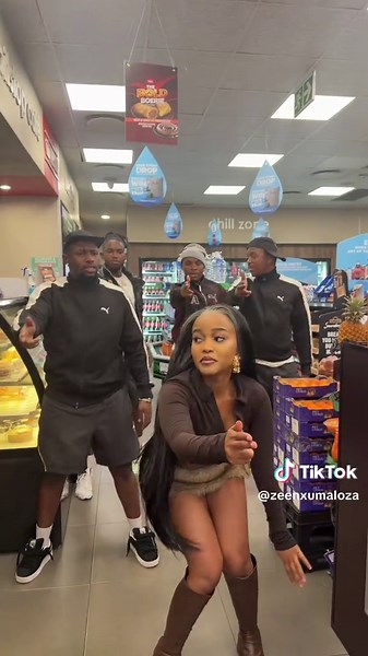Zee Nxumalo (@zeenxumaloza)’s video of Crush Drama