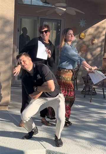 Ahwatukee just hits different 😎 Had a blast touring this incredible neighborhood and showing off what makes this community so special. Big thank you to everyone who continues to support these videos, the agents who open the doors, and the homeowners who let us highlight their slice of paradise. More homes, more stories, more Ahwatukee coming soon. 🎶 Rico Suave energy activated 🎶 #Ahwatukee #AhwatukeeHomes #PhoenixRealEstate #ArizonaHomes #DougIsYourLender