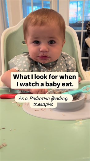 What I look for when I watch a baby eat! As a Pediatric feeding therapist. ✨ Most parent don’t realize there are feeding milestones happening at every stage — its not “just eating”. When I watch a baby eat im looking at their ✔️stability, independence, fine motor skills ✔️jaw, tongue, and lip movement ✔️biting & chewing ✔️swallowing & oral clearance ✔️texture & flavor acceptance ✔️their enjoyment & interaction with their caregiver and the food These skills change as the whole baby develops, and 
