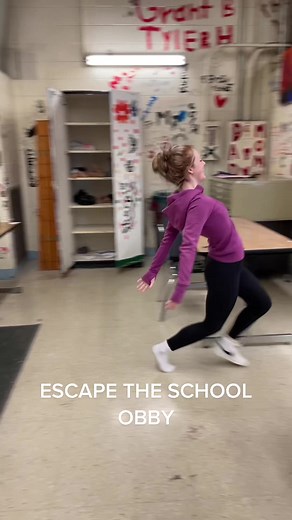 Escape The School Obby - Roblox