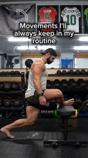 Seems like a simple concept, but most people skip this part — then wonder why they’re always stiff, sore or continue to have injuries. 🥴 Train slow, move slow. Become stiff. That’s why I train like an athlete — so I can keep up, chase my daughter around, move freely, and without pain. 👊🏻 The little things matter. Stretching isn’t optional… it’s mandatory. It keeps me going, keeps me healthy and allows me to do the things I love to do. 🏋🏻‍♂️💪🏻 If you need a training program that just doesn