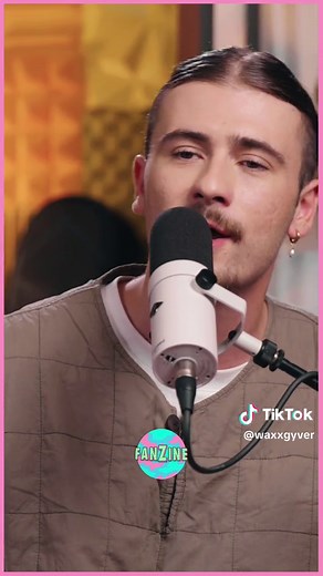 Oasis - Don’t Look Back In Anger Live Performance