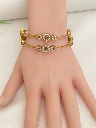 Indian Traditional Antique Gold Finish Bangles,bollywood Wedding Jewelry, Ruby & Emerald Floral Design,stone Studded Bangles.chuddi for Her - Etsy