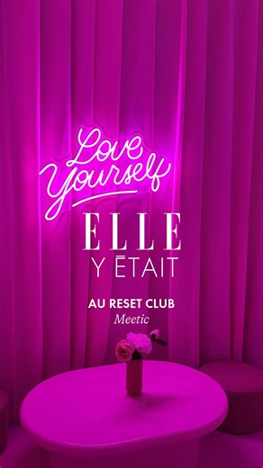 ELLE Y ÉTAIT… au Reset Club de Meetic !💖 Le temps d’une soirée d’inauguration, Meetic nous a ouvert les portes de son Reset Club à Paris, un espace immersif et éphémère dédié au Dating Reset. L’idée ? Ralentir, clarifier ses intentions et repenser sa manière de se rencontrer. Au programme, des expériences immersives et sensorielles, un temps d’échange mené par @maiamazaurette et un showcase exclusive de @adelinetoniutti. Découvrez le Reset Club du 23 au 25 janvier à Paris, sur inscription. Coll