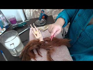 Como arreglar el pelo de una muñeca princesa disney muy enredado y feo Paso 1 Video 75