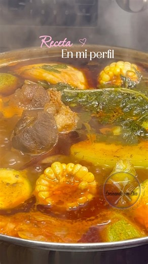 Sopa de hueso de res bien sabrosa la receta está en mi perfil 😋♥️♥️#sopaderes #sopadehuesoderes #CaldoDeRes #Recetas | Cocinando Con Elsa