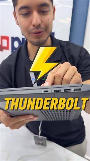 ¿Has visto un rayito ⚡ junto al puerto USB-C y no sabes qué es? Mr. Pixel te lo explica fácil 👇 Ese símbolo indica que el puerto es Thunderbolt, una conexión mucho más potente que un USB-C normal: ✔ Más velocidad ✔ Video, datos y carga en un solo cable ✔ Ideal para docks, monitores y equipos profesionales En Pixel Lap te explicamos lo que sí importa antes de comprar. #MrPixel #Thunderbolt #USBC #PixelLap #AprendeConPixel | Pixel Lap