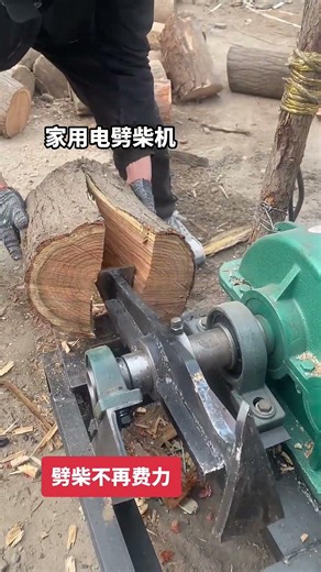 Splitting firewood, rural firewood splitting, rural area, rural life, firewood splitting tool