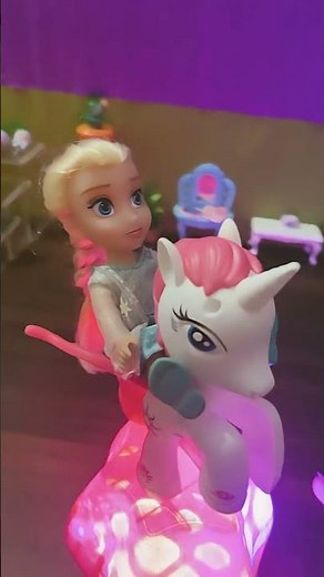 Elsa Rides A Unicorn For The First Time Ever! 🦄🦄🦄