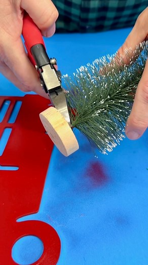 My $10 Holiday DIY Turn two plain Dollar Store wooden truck cutouts into a budget-friendly DIY. If I can do this, you can do this! #crafting #dollartreediy #fblifestyle | The Gooch