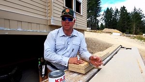 Looking for ways to increase efficiency and save time on the jobsite? Check out this tip from Awesome Framers on priming the cut ends of LP® SmartSide® Siding. | LP Building Solutions for Professionals