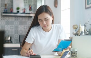 How can foreigners open a bank account in Lithuania for free?