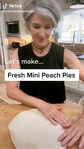 Delicious Fresh Mini Peach Pies Recipe