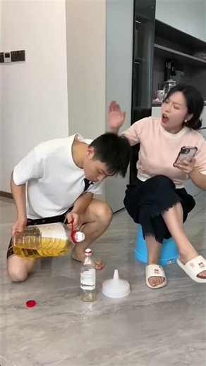 How to use a workbench here to pour oil#shorts #viral