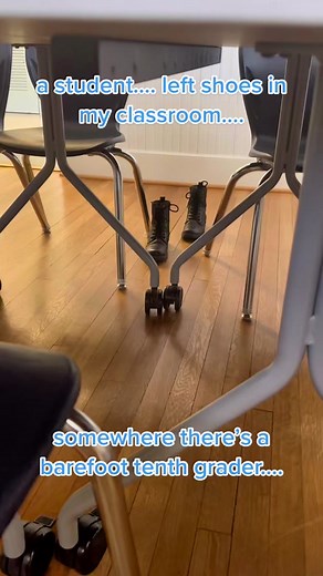 Bare Feet School: Teaching Without Shoes