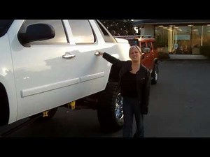 Huge 2007 Custom Lifted Chevrolet Avalanche LT Puyallup Dealer
