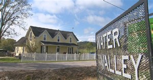 Water Valley, town straight out of the early 1900s, for sale in Tennessee for $725,000