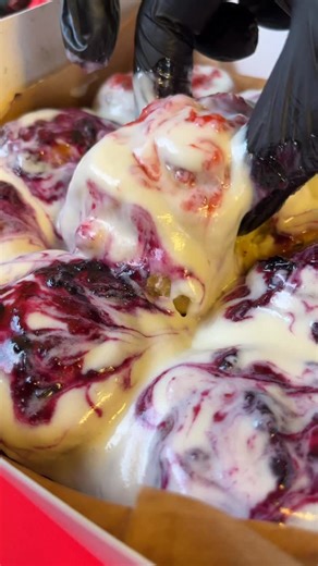 Cookies,Glazed waffles, Brownies,Banana bread in Lagos on Instagram: "Box of 9 Pillowy soft Mini cinnamon rolls now available 🎉 Costs from N16,000. Feel free to customize your box on our website. ▫️The exact package in the video is our Berry rolls box from our Christmas menu which costs N32,000. It comes with a gift card and ribbon on the box. ▫️Check out our menu & Order through the link in our bio or send a DM @liegelagos #cinnamonrolls #glazedwaffles #bananabreadinlagos #browniesinlagos #coo