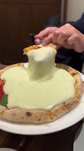 I Tried NYC’s Most Viral $50 Celebrity Street Pizza Slice ! #newyorkpizza #nycpizza #viralpizza