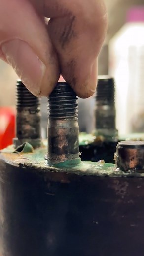 #79Series Rear Hub Maintenance! Have you checked yours? 👀 . #LandCruiser #70series #vdj79 #toyotalandcruiser #79serieslandcruiser #4wd #4wdlife #MORE4x4 #brookvale | MORE 4x4