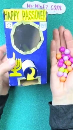 🎉 Happy Passover! Check out this DIY gumball dispenser made just in time for the celebration! 🍬✡️ A perfect mix of creativity, fun, and sweet treats for the holiday! Would you try this with your kids or students? Let me know below! 👇 . . . . . #PassoverCrafts #HappyPassover #MrMintz #DIYFun #JewishHolidays #PassoverActivity #KidsCrafts #CandyDispenser #CreativeLearning #HolidayVibes #PassoverFun #GumballMachine #recycleandplay #montessorikids #Montessori #reducereuserecycle #reusereducerecycl