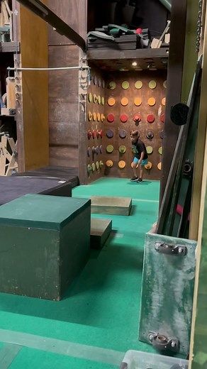 32K views · 370 reactions | Full clear on the hybrid course at nsc week , there where some resetting issues thus the cuts in the video , actual time 1:38 . . #ninjawarrior #ninja #anw #obstaclecourse #hybrid #strong | BeastinEaston | Facebook