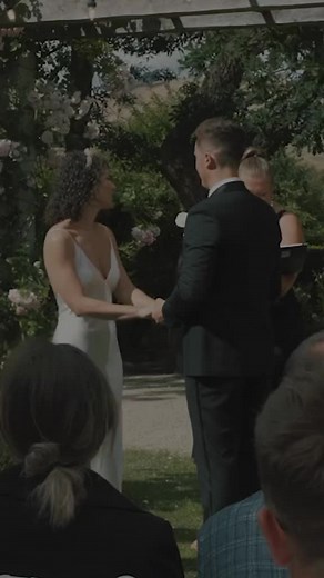 This wedding surprise shocked its guests! 🥹❤️ Video: @bottlebrushfilms #weddedwonderland #weddingsurprise #brideandgroom