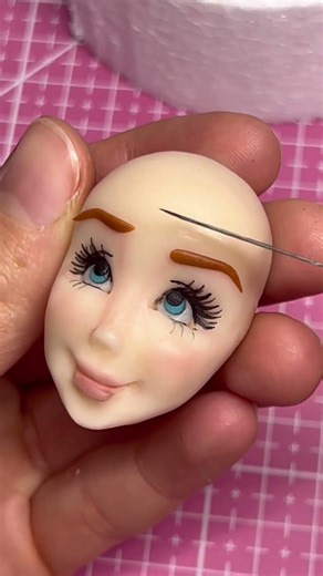 Ana from Frozen - cake topper tutorial #frozen #character #caketopper #tutorial