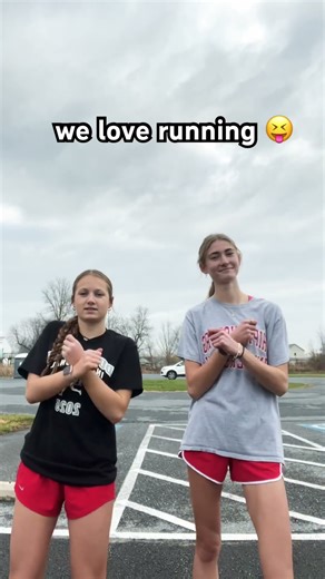 runners trying dancing? 🤣🙅‍♀️ #fypシ #runner #running #funny #foryou #trending #shorts #viral