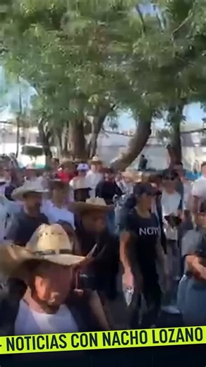 9.6K views · 44K reactions | ¡Marcha histórica! 100 mil personas en el “Movimiento del Sombrero” para exigir justicia por la merced del #narco en #Michoacán. La manifestación fue encabezada por la familia y amigos de #CarlosManzo, el ex alcalde ultimado. #NoticiasConNachoLozano #ImagenNoticias con @nacholozano | Imagen Noticias | Facebook