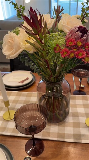 Create the Perfect Friendsgiving Table Decor