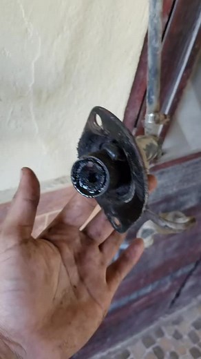 Cambio y purga del cilindro maestro del clutch Ford - Mecánica Automotriz