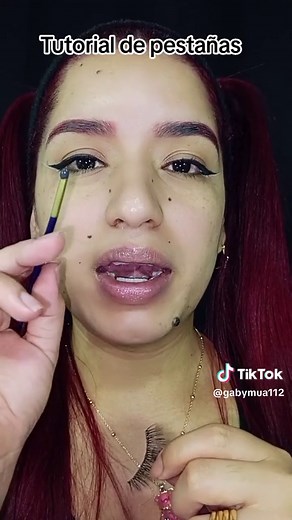 Tutorial de cómo pegar pestañas postizas con pega loca