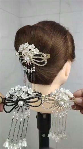 🍀 Easy & Cute Bun Hairstyle for Girls 💖 | Quick Hair Hack #Shorts#stylish #hairtutorial #shorts