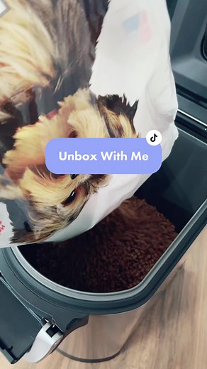 Unbox Penny’s new Simplehuman dog food can..I’m obsessed..😍🐕 #simplehuman #pets #organized #midwesternmama #dogmomlife #home #asmr