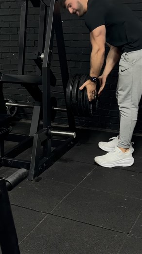 1RM test on the new kit… Think I’m doing it right 🤔 #Funny #fypage #onlinecoach #1RM #funnyvideos | Joe Schofield