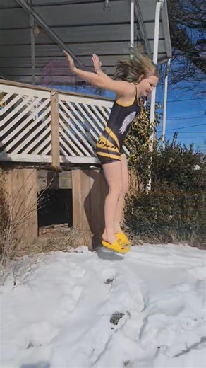 Singlet Snow Diving!