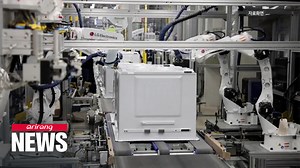 1.1K views · 79 reactions | Robotic arm command made easy with human movement data and control sticks #Robotic_arm #technology #human_movement #robot #intelligent_robot_arms #로봇 #기술 #Arirang_News #아리랑뉴스 | Arirang News | Facebook