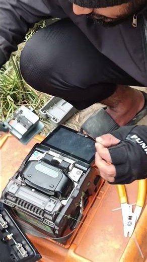 আসসালামু আলাইকুম। প্রিয় দর্শক দেখুন কিভাবে ফাইবার জোড়া দেওয়া হয়। #isp #video #views #subscribe