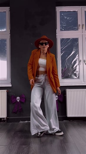 Em Delacrem - Electro Swing Dance // Music: Tony Wellin Let's Groove It