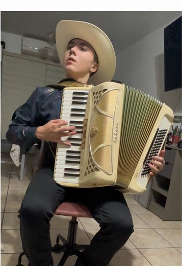 ¡Disfruta de las Polkas con el Acordeón!