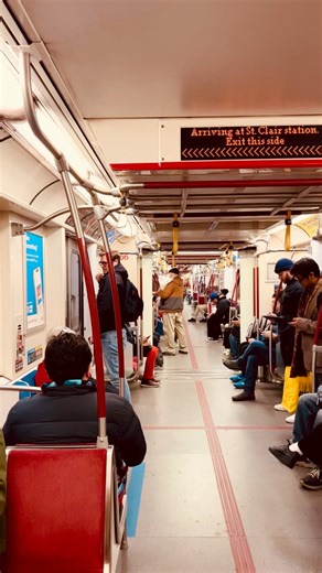 📍St. Clair Subway 🚊 Station 🚉, Toronto… #trains #station #dailylife #toronto #canadalife🇨🇦@Das Das | Das Das