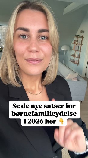 Nye satser for børne- og ungeydelsen i 2026 💰 Fra januar 2026 gælder følgende satser: 👶 0-2 år: 21.480 kr. om året (5.370 kr. pr. kvartal) 🧒 3-6 år: 17.004 kr. om året (4.251 kr. pr. kvartal) 👦 7-14 år: 13.380 kr. om året (3.345 kr. pr. kvartal) 🧑 15-17 år: 13.380 kr. om året (1.115 kr. pr. måned) 📈 Så meget stiger ydelsen fra 2025 til 2026: 👶 0-2 år: 312 kr. 🧒 3-6 år: 240 kr. 👦 7-14 år: 192 kr. 🧑 15-17 år: 192 kr. Det svarer til en stigning på cirka 1,5% Hvordan indgår børnepengene i 