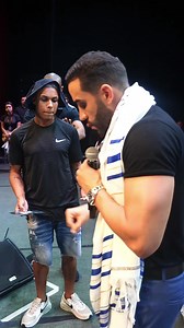 2.5M views · 200K reactions | #ARREPIANTE # Deus falou no íntimo, o Espírito Santo estava no local ‼️ Já estava encerrando a vigília, muitos milagres já tinham acontecido, mais pra Deus nunca é o final, ainda tinha mais sobrenatural reservado para fazer, OLHA ISSOO | Leonardo Sale | Facebook