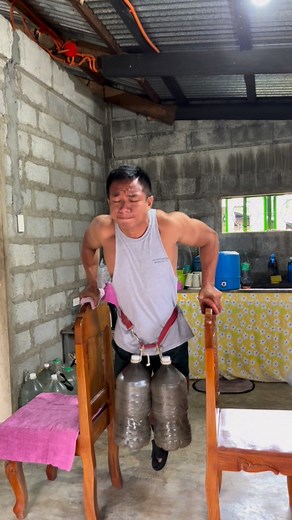 11K views · 134 reactions | Dipss for chest, tricep and shoulder development. | William Aguilar | Facebook