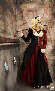 Victorian Harley Quinn Cosplay