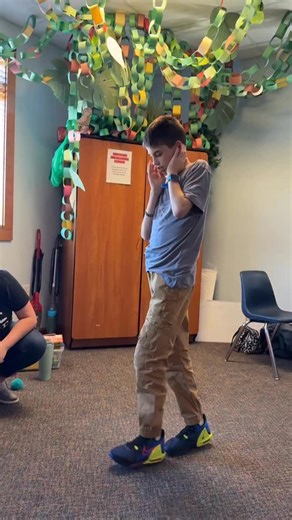 81K views · 453 reactions | Today’s session turned language expansion into a game! Each prompt like “find something that starts with B” or “find something red” …encourages our student to practice both receptive and expressive communication. Who says therapy can’t be fun and functional?  #autism #autismawareness #appliedbehavioranalysis #aba #therapy #specialeducation #teacher #autistic #autismacceptance | Project Hope Foundation, Inc. | Facebook